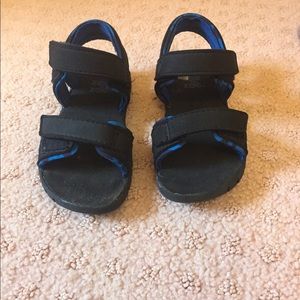 Toddler boys black sandals size 10